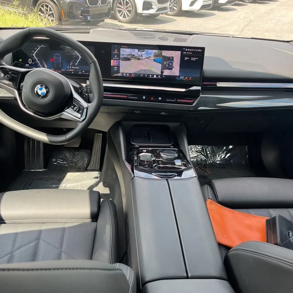 2025 BMW 5-Series 530i