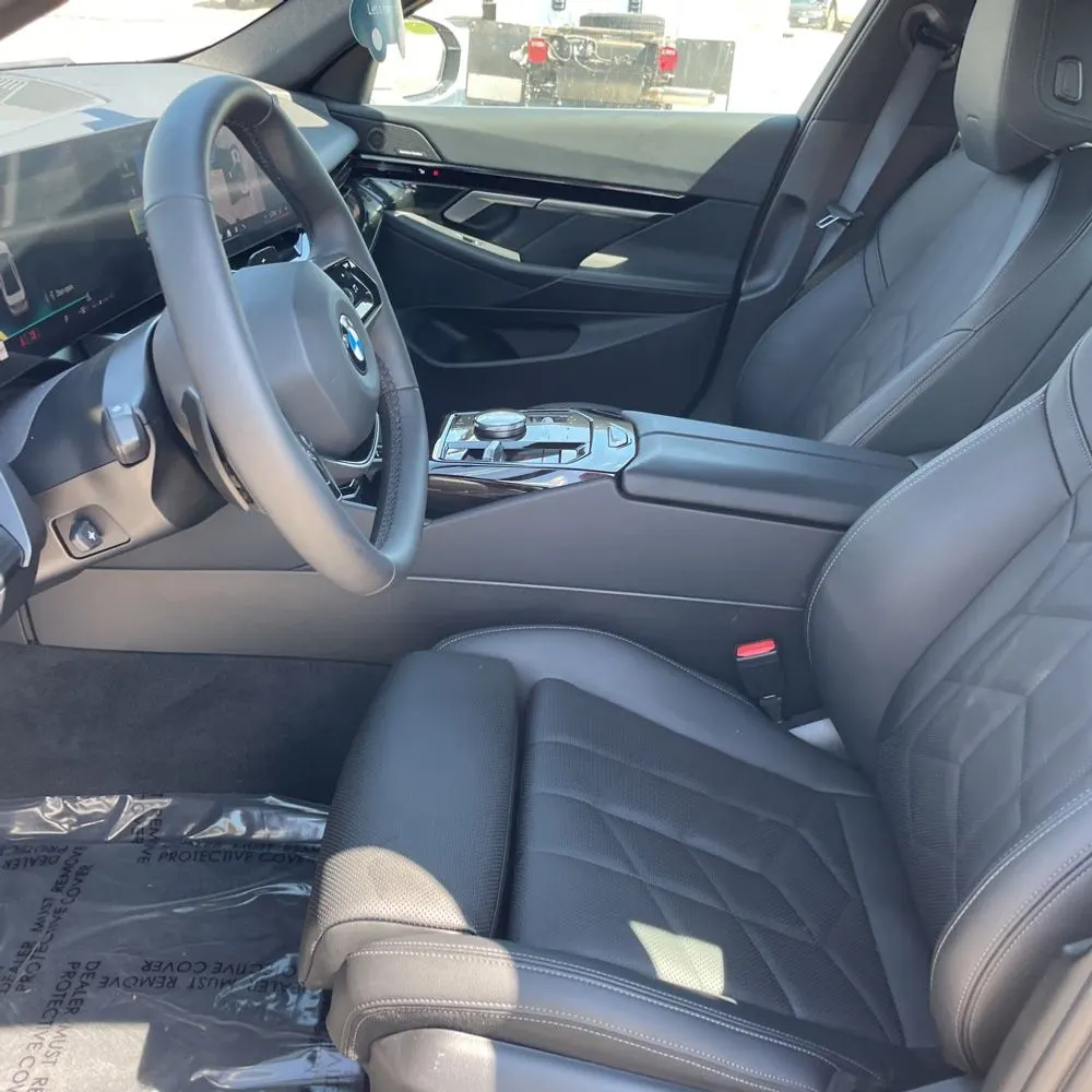 2025 BMW 5-Series 530i xDrive