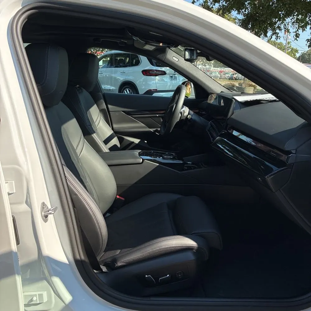 2025 BMW 5-Series 540i xDrive