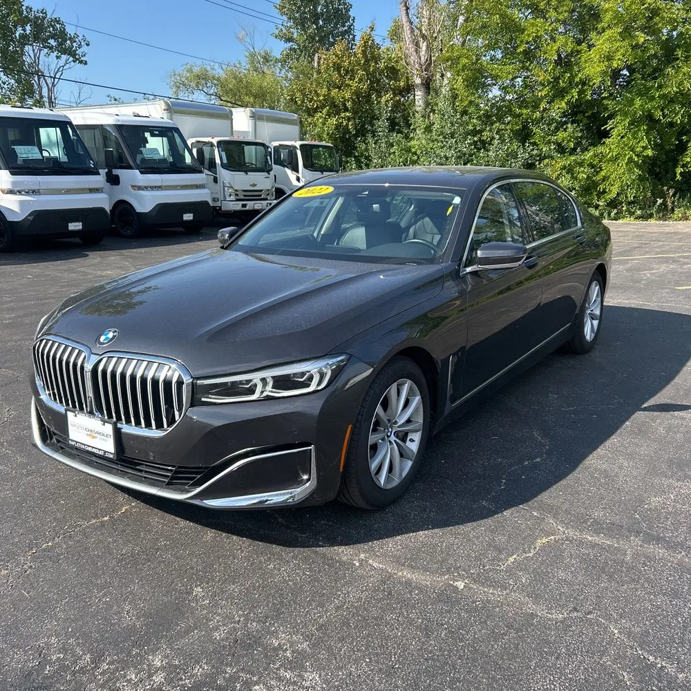 2022 BMW 7-Series 740i