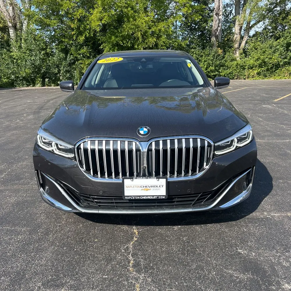 2022 BMW 7-Series 740i