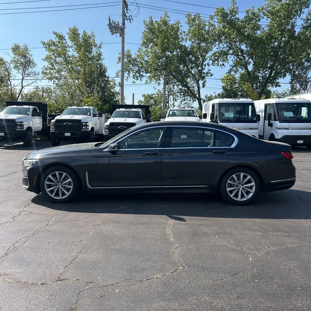 2022 BMW 7-Series 740i