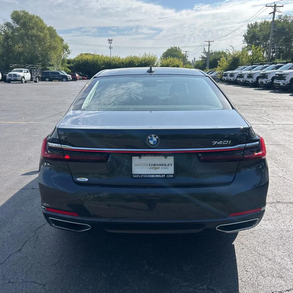 2022 BMW 7-Series 740i