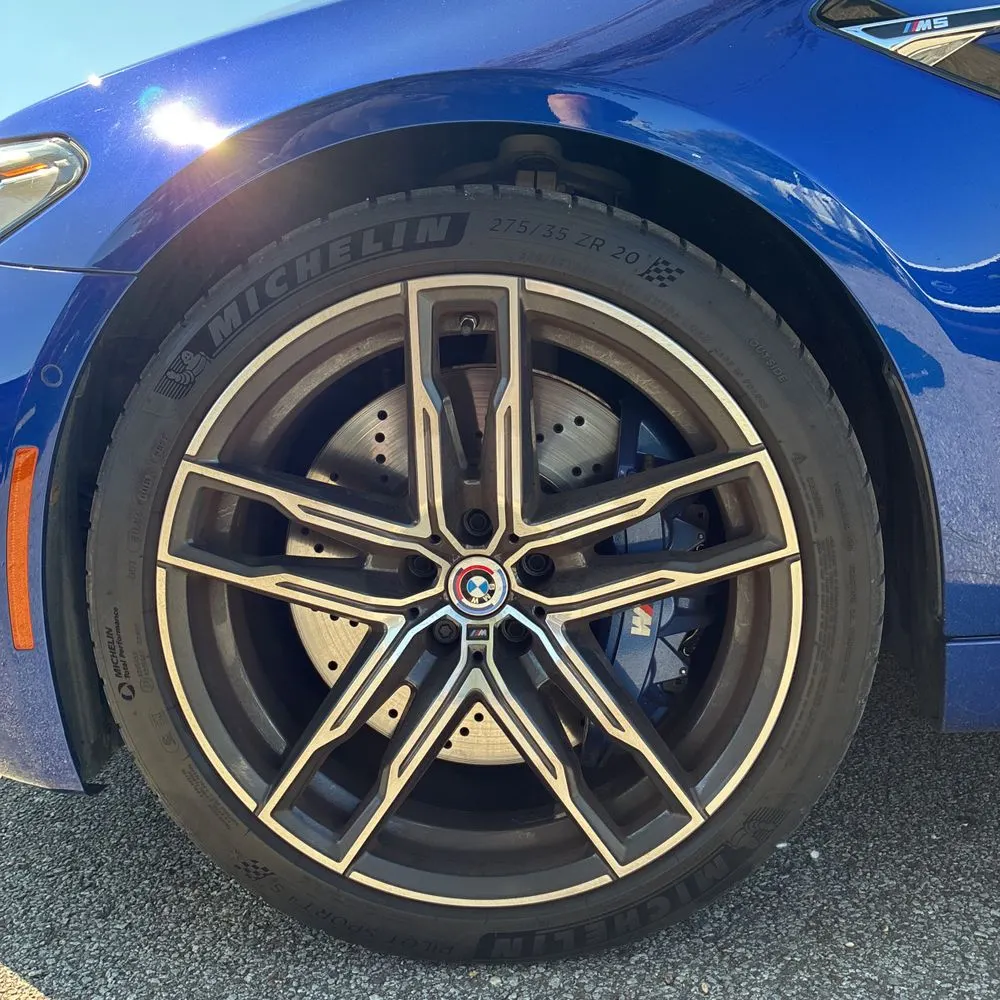 2023 BMW M5