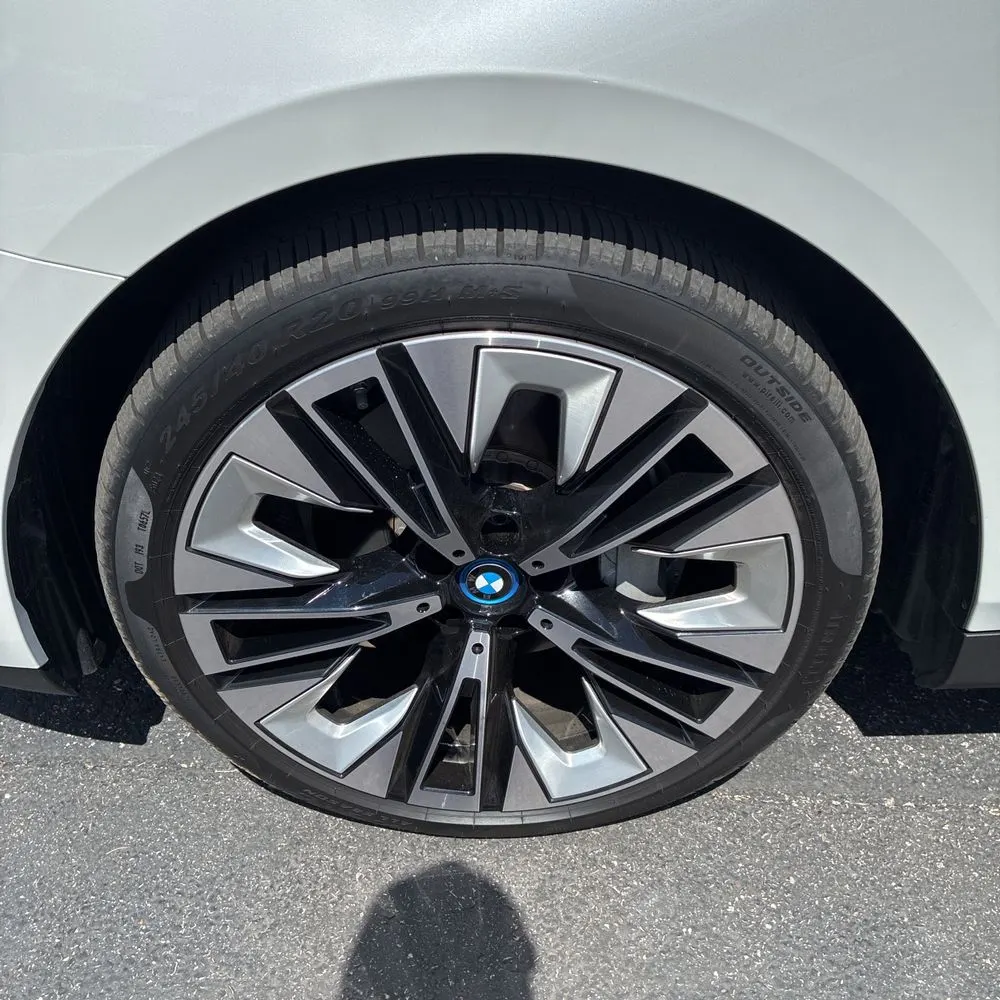 2025 BMW i5 xDrive40