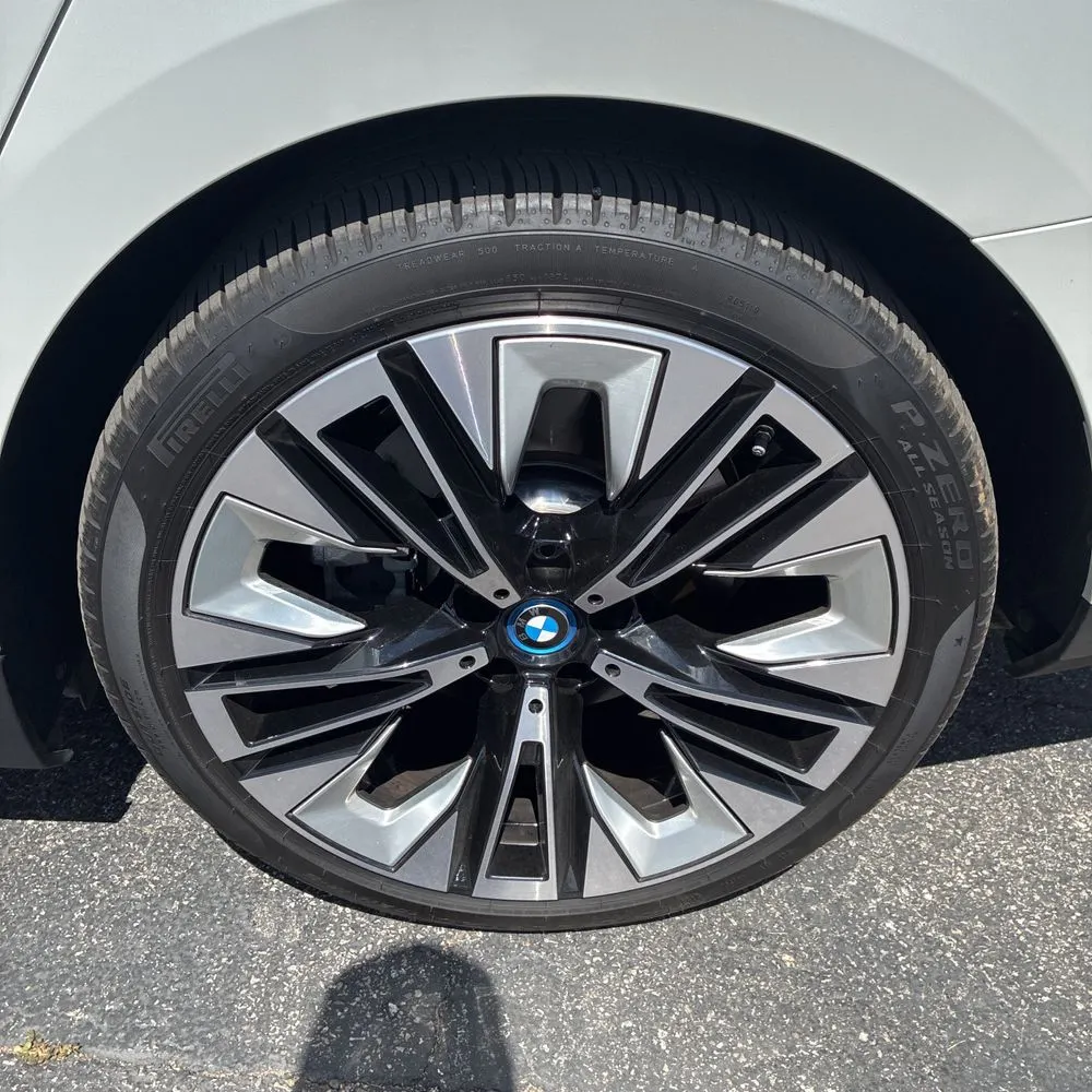 2025 BMW i5 xDrive40