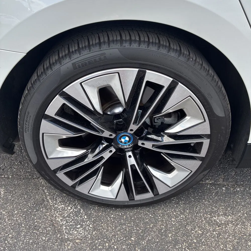 2025 BMW i5 xDrive40