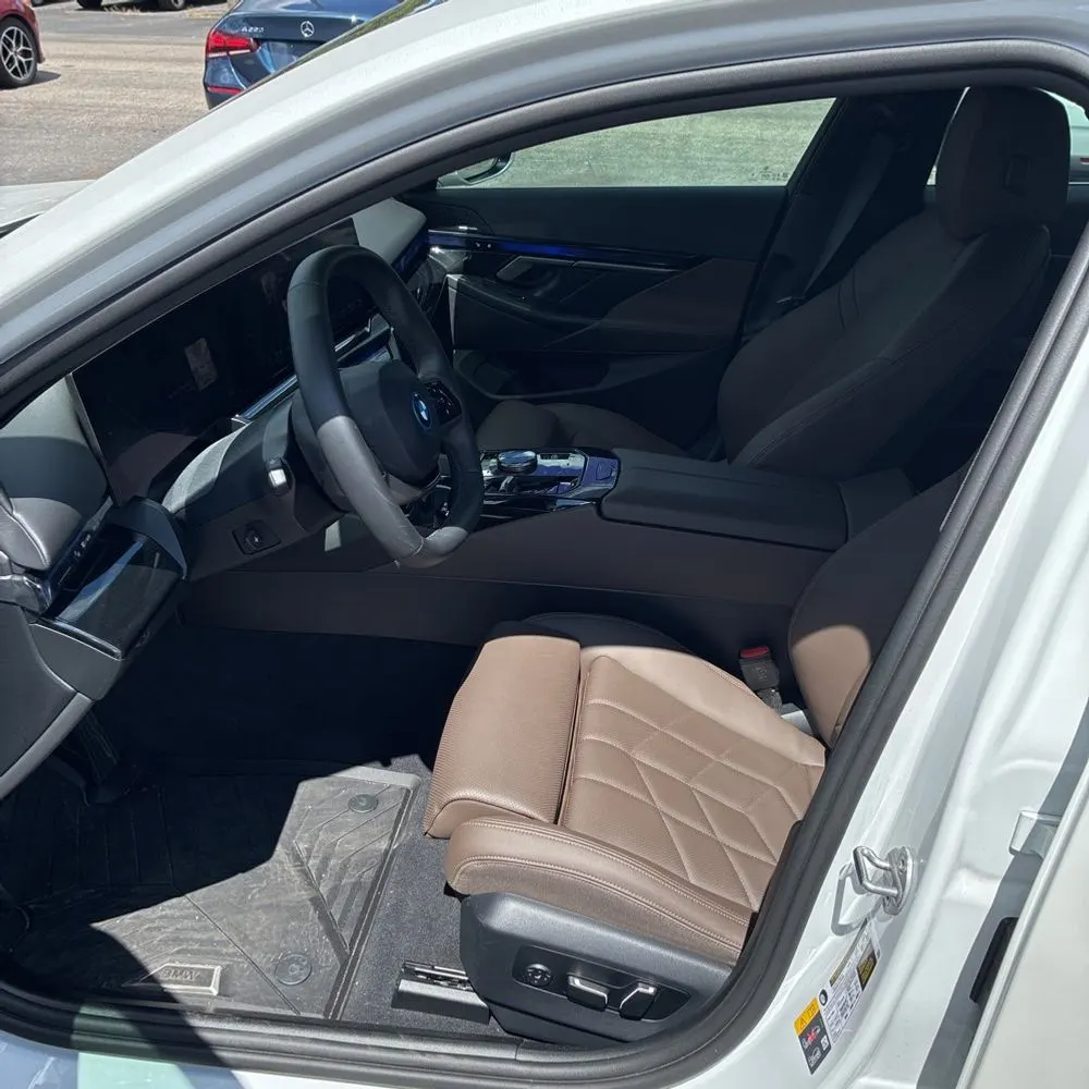 2025 BMW i5 xDrive40