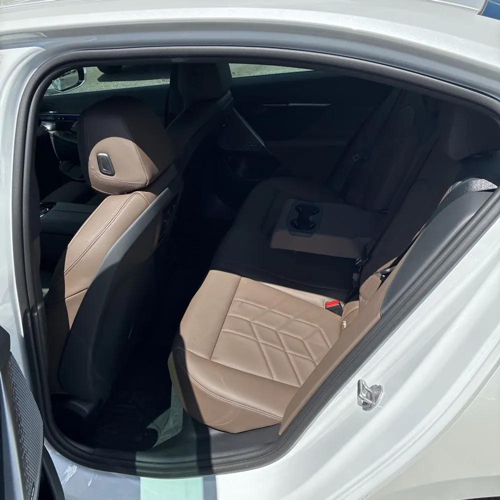 2025 BMW i5 xDrive40