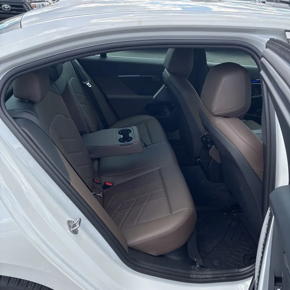 2025 BMW i5 xDrive40