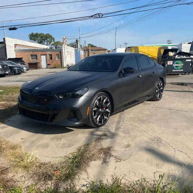 2025 BMW i5 M60