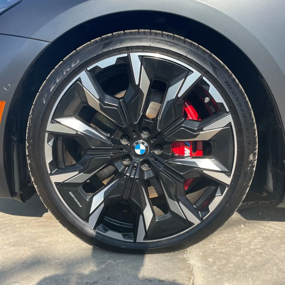 2025 BMW i5 M60