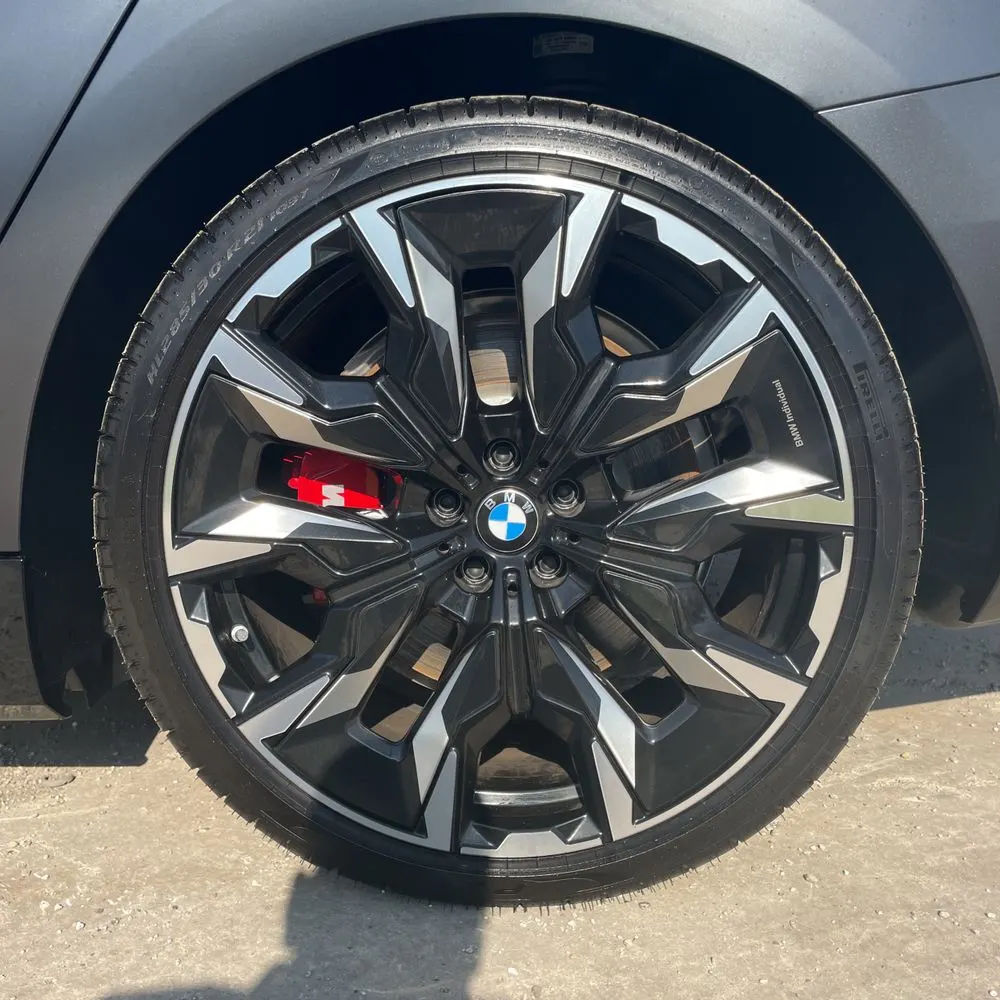 2025 BMW i5 M60
