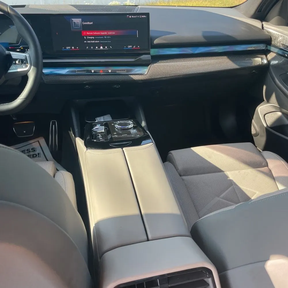2025 BMW i5 M60