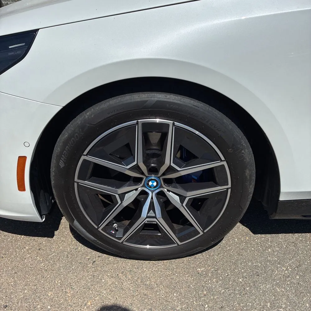2024 BMW i5 M60