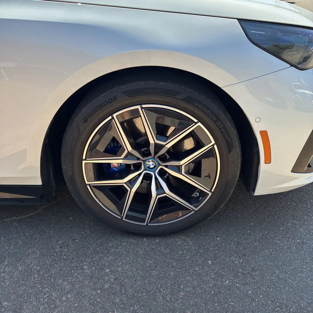2024 BMW i5 M60
