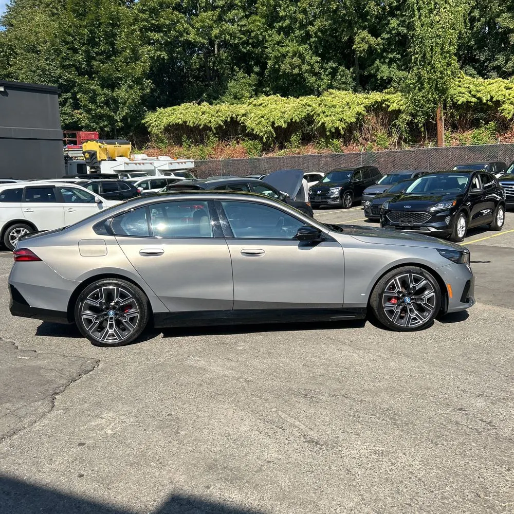 2024 BMW i5 M60