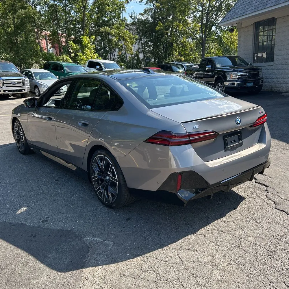 2024 BMW i5 M60