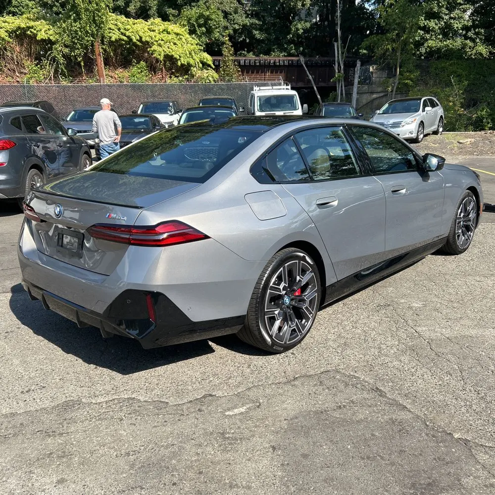 2024 BMW i5 M60