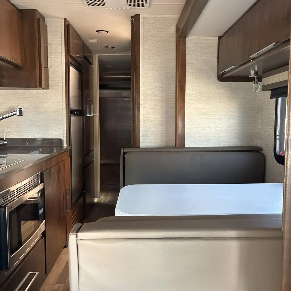 2020 Tiffin Motorhome Wayfarer