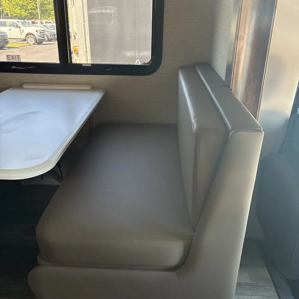2020 Tiffin Motorhome Wayfarer