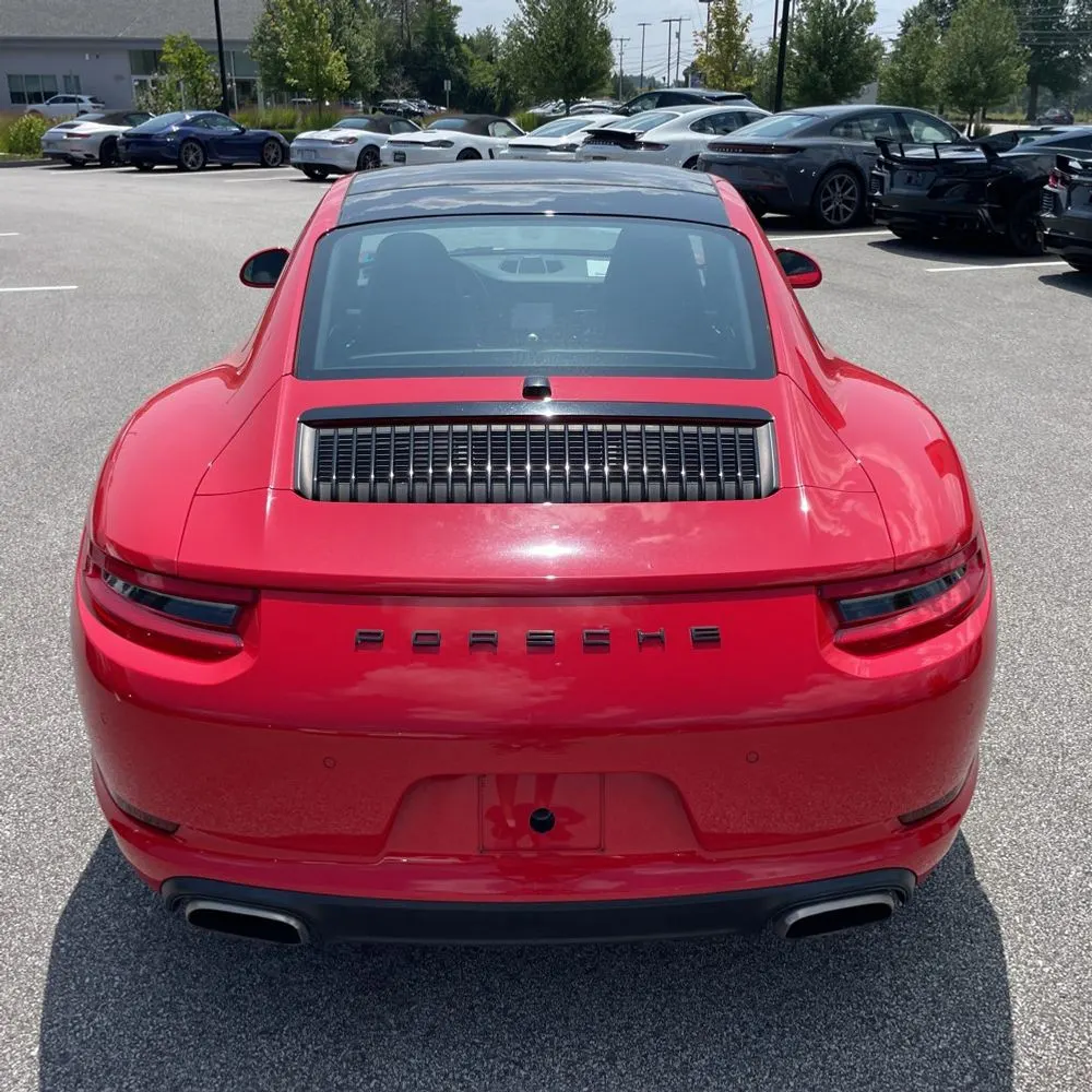 2019 Porsche 911 Carrera