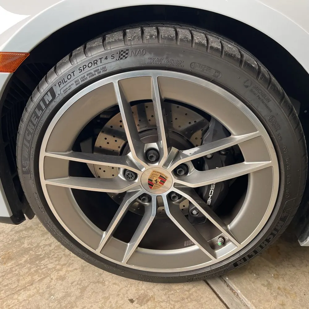 2025 Porsche 911 Carrera