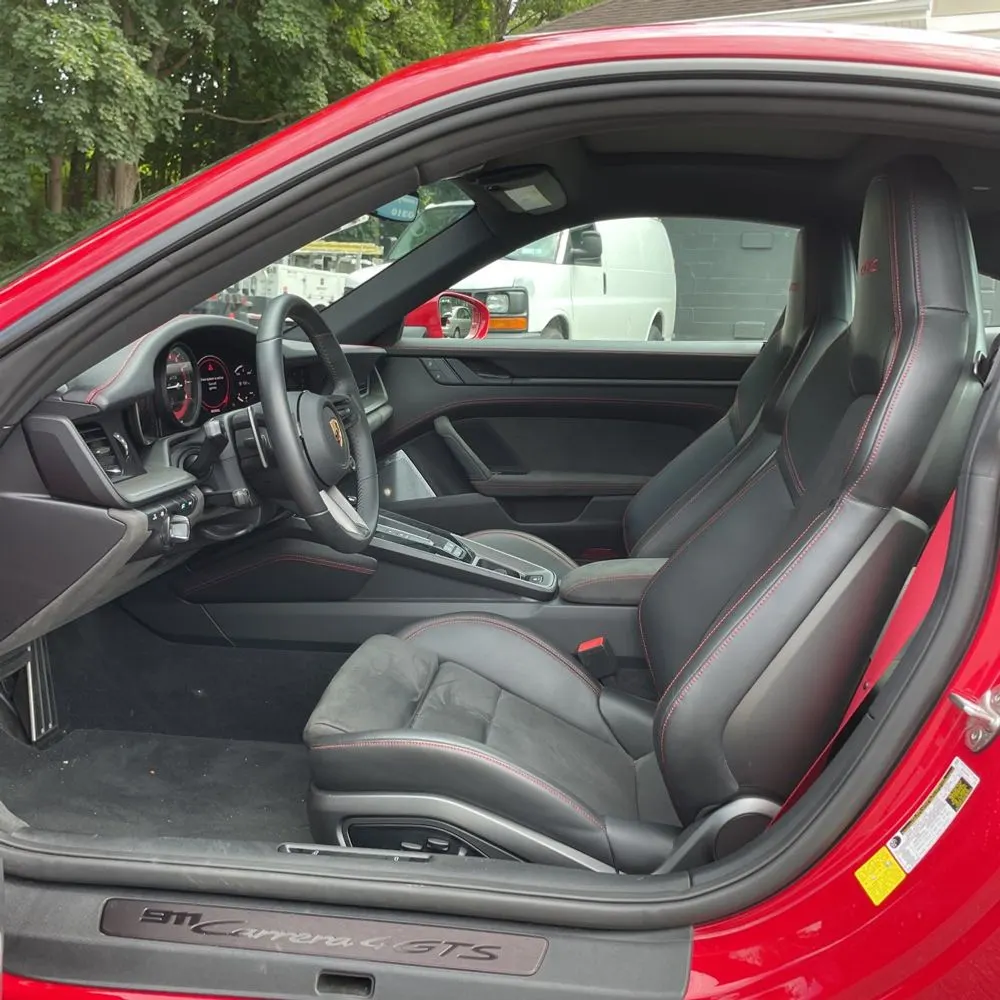 2022 Porsche 911 Carrera 4 GTS