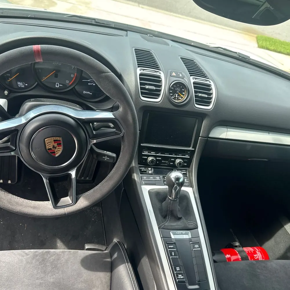 2016 Porsche Cayman GT4