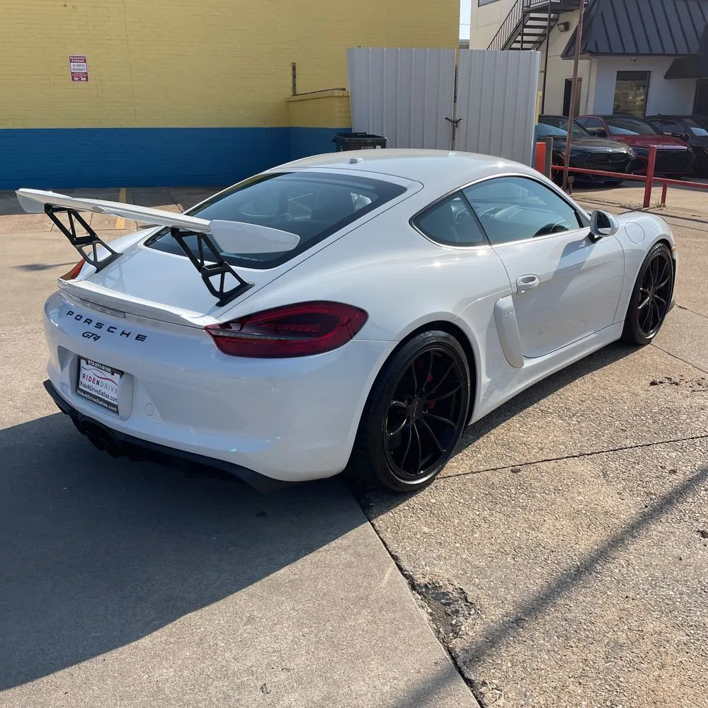 2016 Porsche Cayman GT4