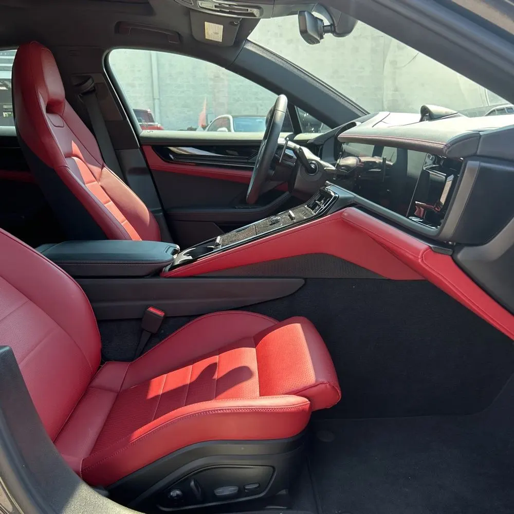 2025 Porsche Panamera 4 E-Hybrid