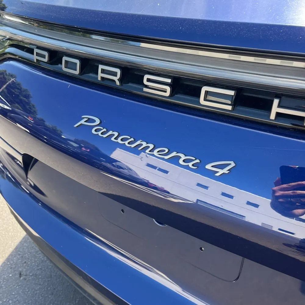 2023 Porsche Panamera 4