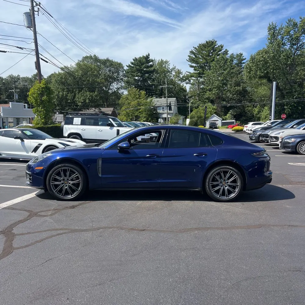 2023 Porsche Panamera 4