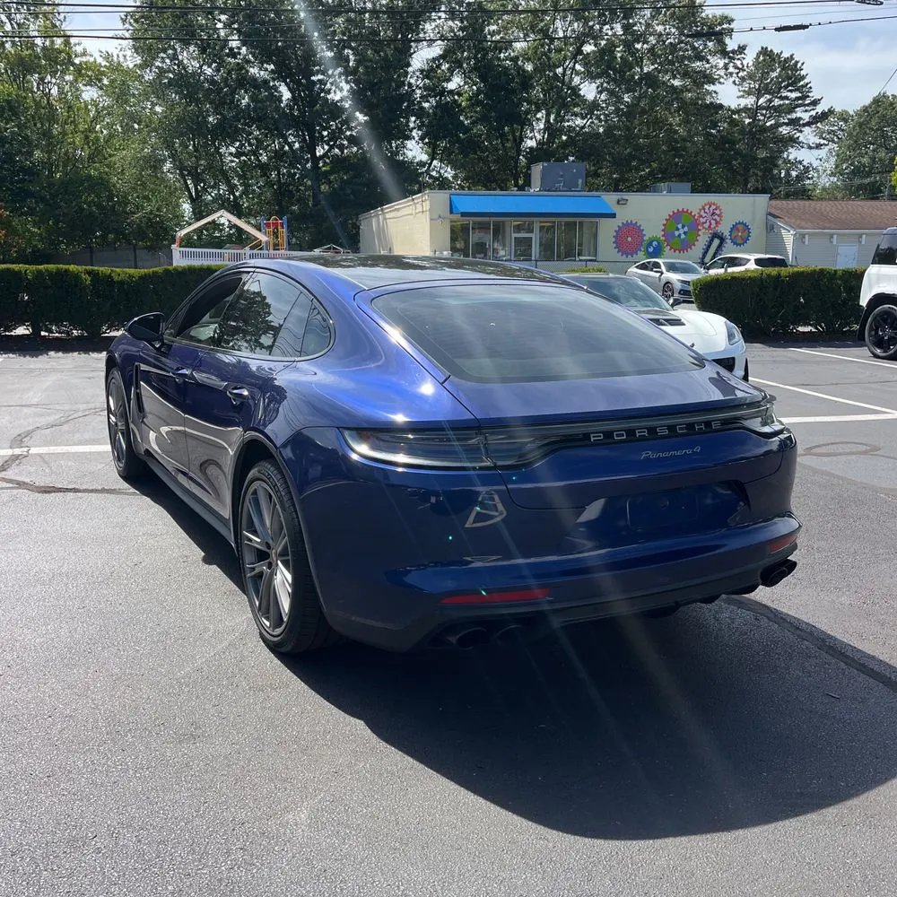 2023 Porsche Panamera 4