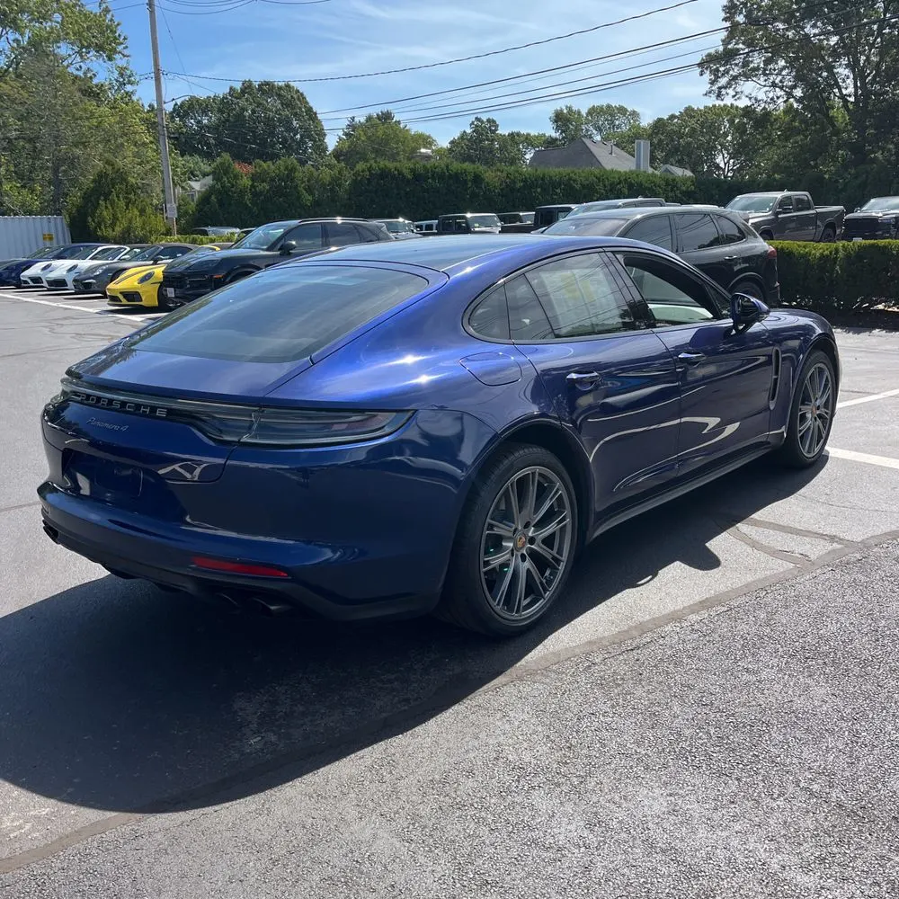 2023 Porsche Panamera 4