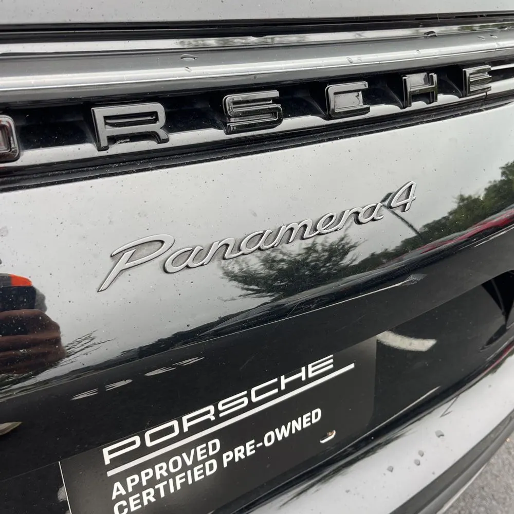 2022 Porsche Panamera 4