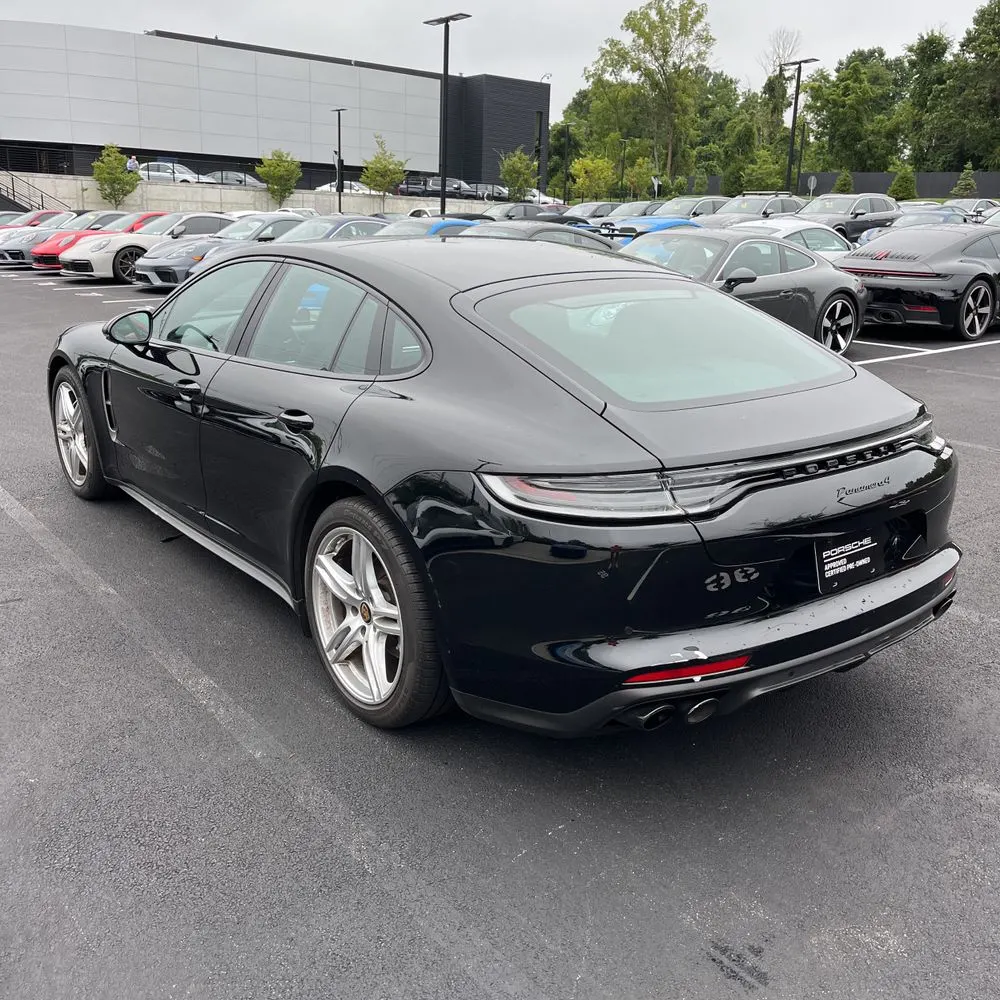 2022 Porsche Panamera 4