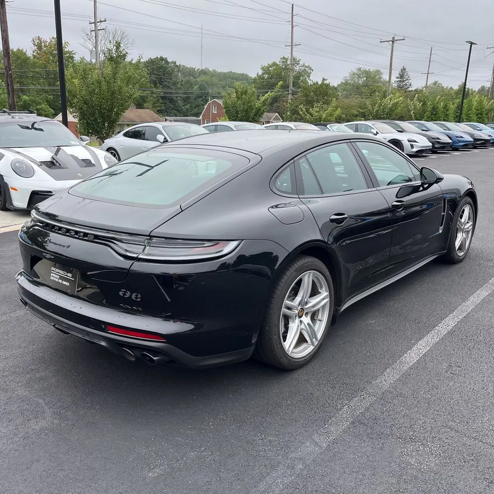 2022 Porsche Panamera 4