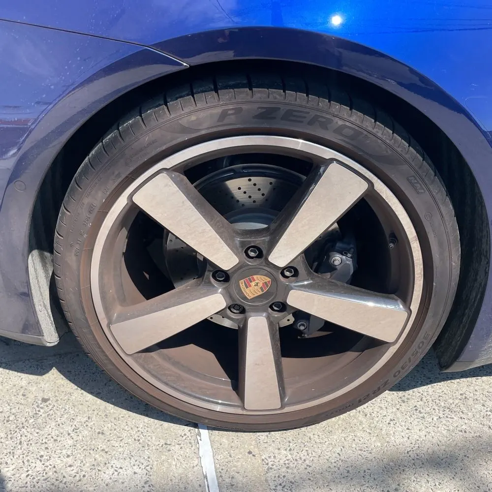 2025 Porsche 911 Carrera