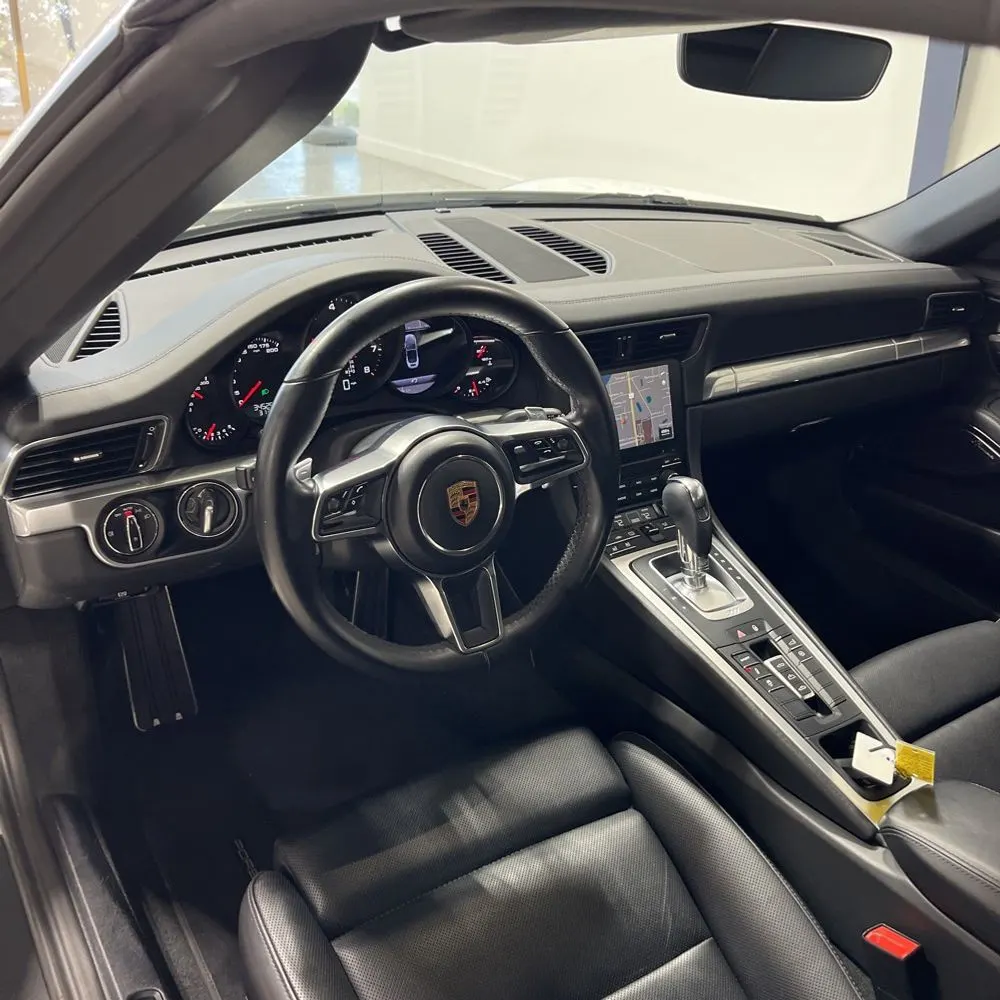 2018 Porsche 911 Carrera