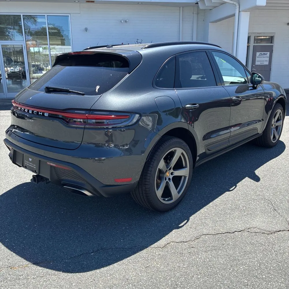 2023 Porsche Macan Base