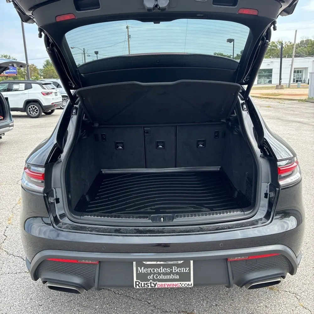 2023 Porsche Macan T