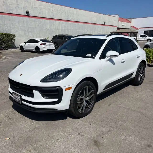 2023 Porsche Macan Base
