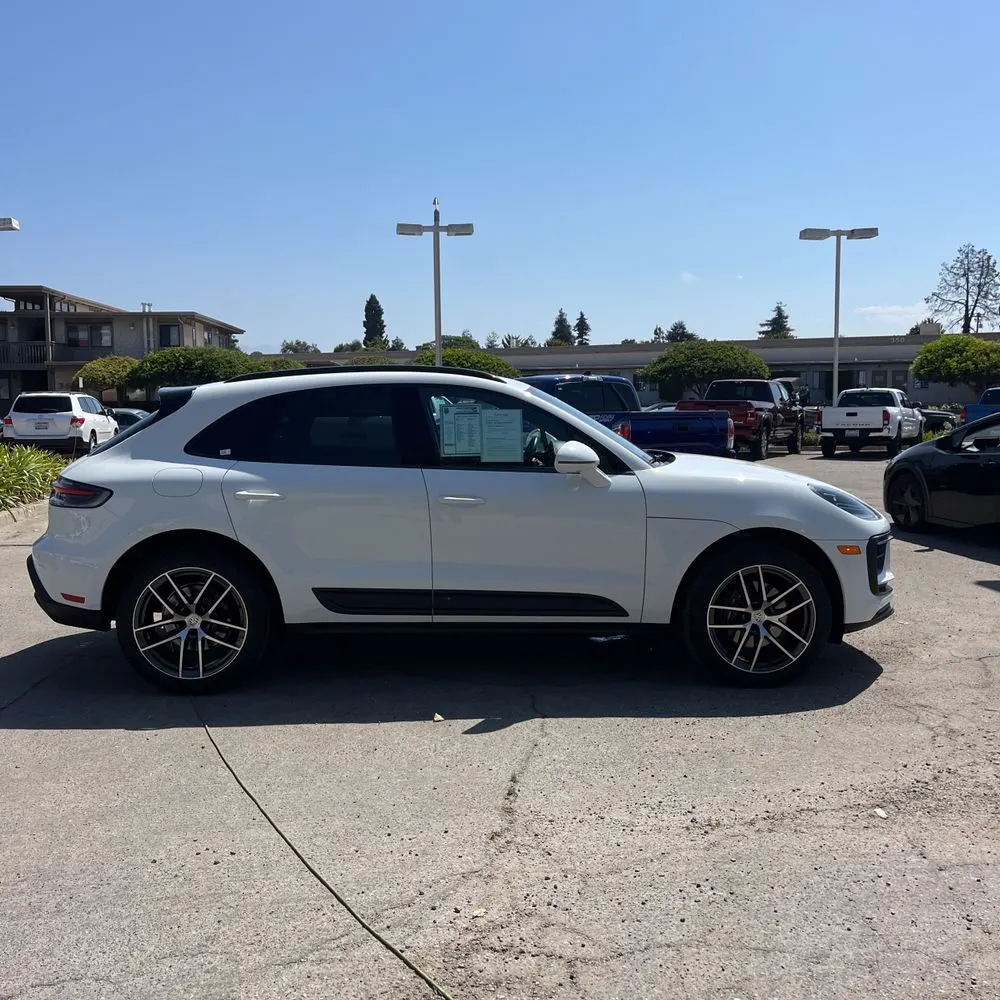 2023 Porsche Macan Base