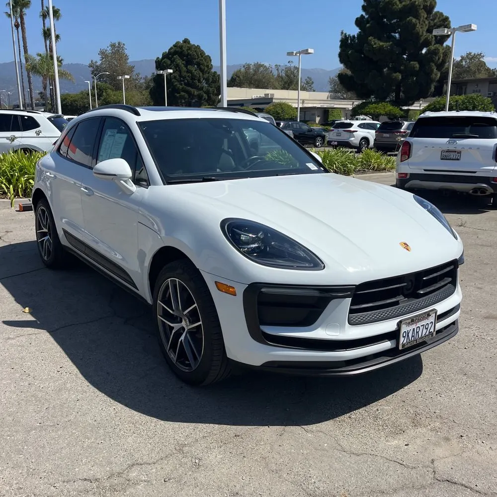 2023 Porsche Macan Base