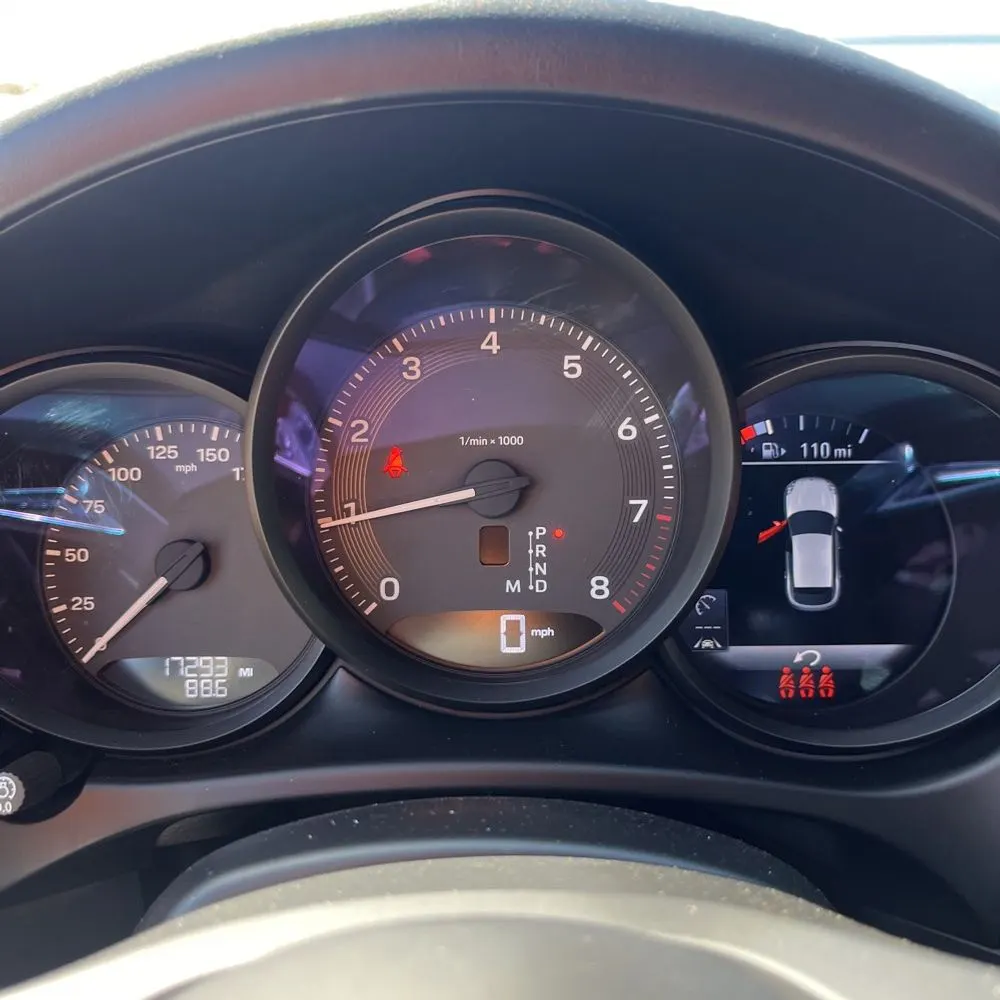 2023 Porsche Macan Base