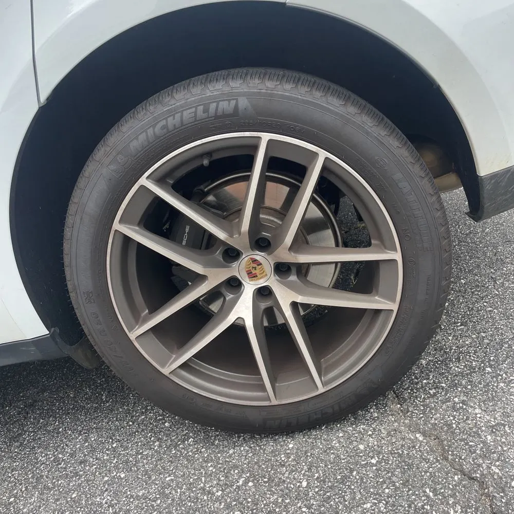 2024 Porsche Macan Base