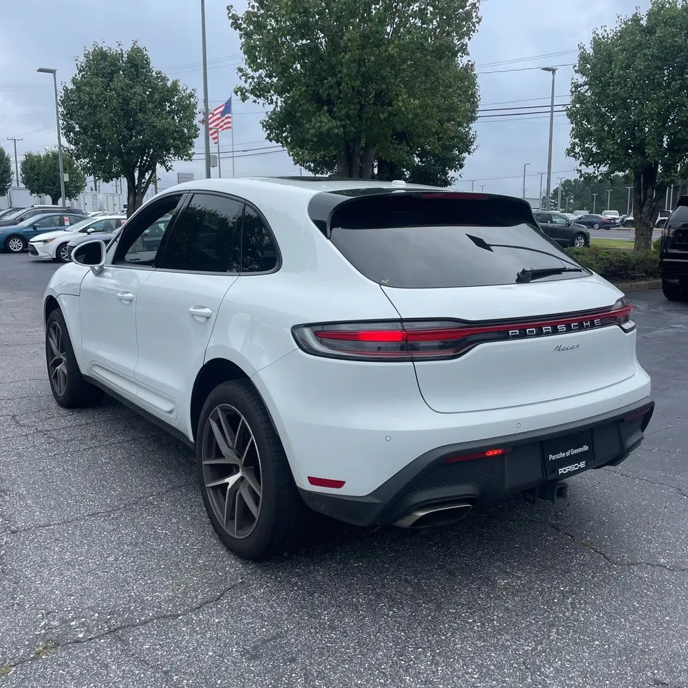 2024 Porsche Macan Base