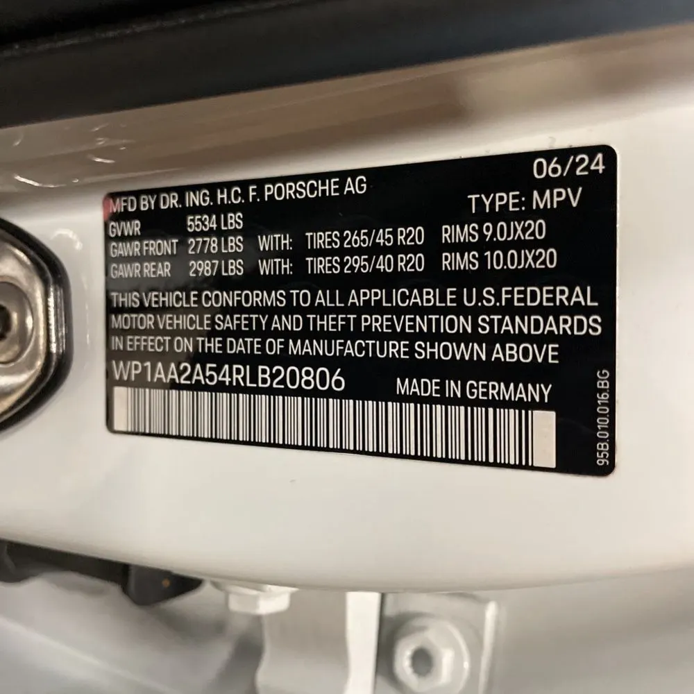 2024 Porsche Macan Base