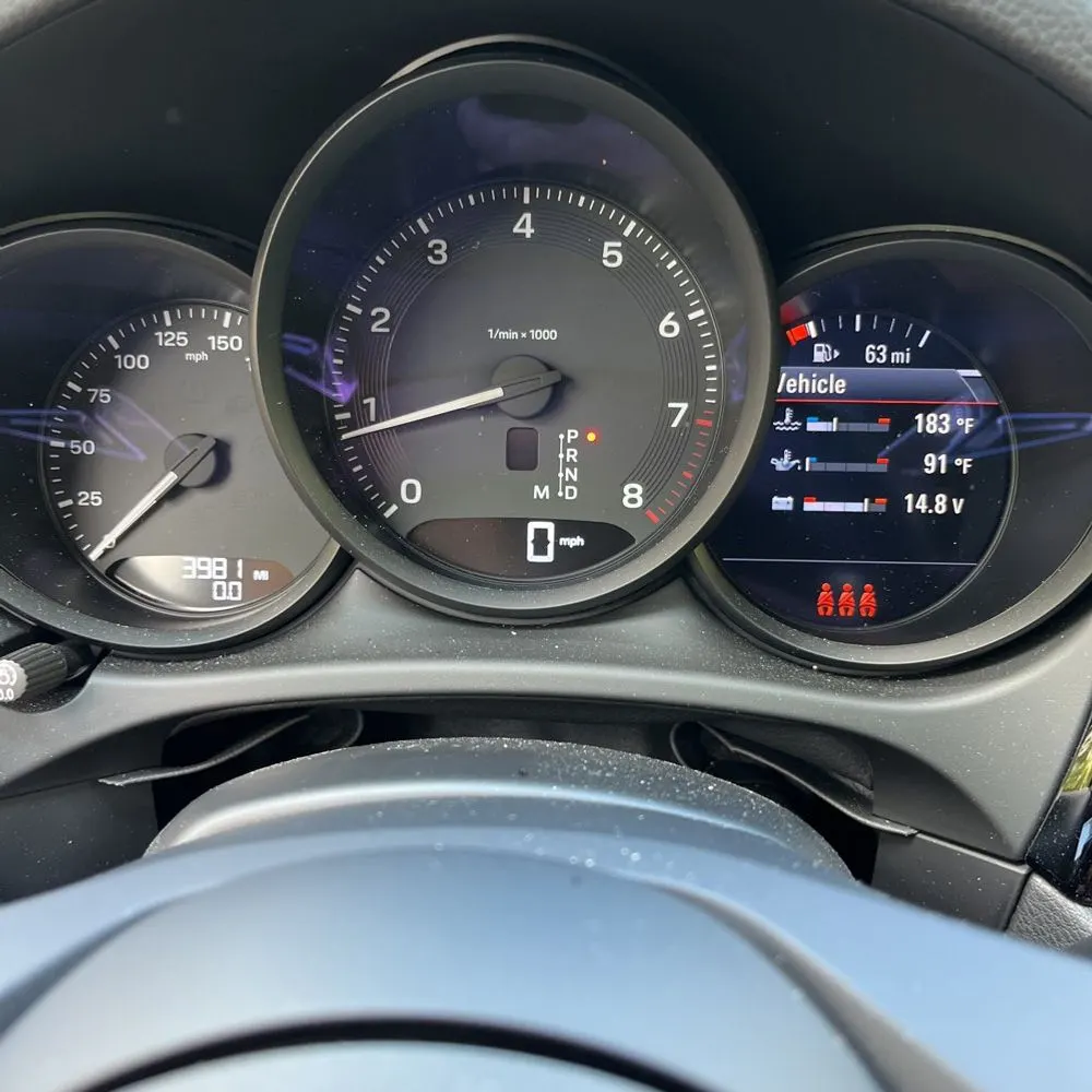 2025 Porsche Macan Base